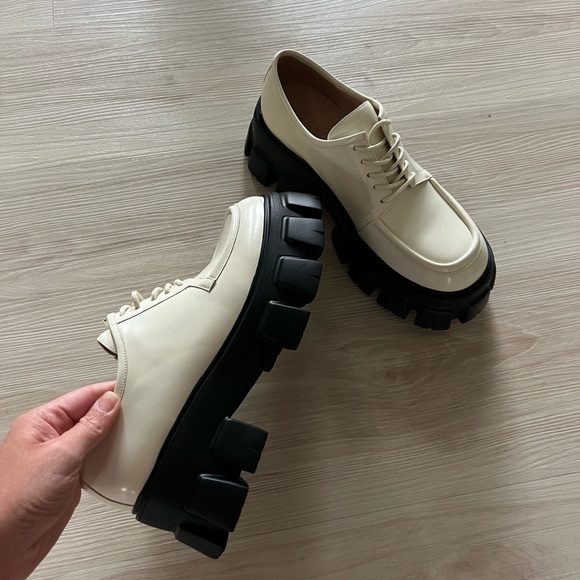 BEAND NEW RAYE LARS DERBY SHOES - Picture 2 of 6